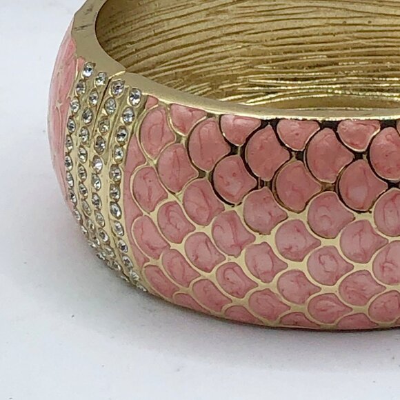Vintage pink and gold tone mermaid rhinestone hinged bracelet - Picture 8 of 11